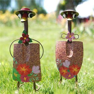 Duck Metal Yard Art - Duck Couple Garden Decor, Shovel Ornaments
